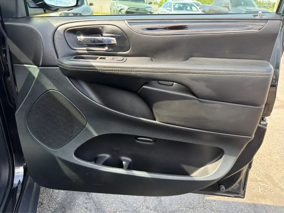 2016 Dodge Grand Caravan SXT (2C4RDGCG4GR) with an 3.6L V6 DOHC 24V engine, 6-Speed Automatic transmission, located at 1099 N County Rd 25A , Troy, OH, 45373, (937) 908-9800, 40.057079, -84.212883 - Load up the kids, the groceries, and the weekend plans-this 2016 Dodge Grand Caravan SXT is built for real life in Troy, Ohio, whether you're running school drop-offs, commuting to Dayton, or packing up for a road trip to Hocking Hills. With seating for 7 and a flexible interior, it's a smart pick f- Photo#17
