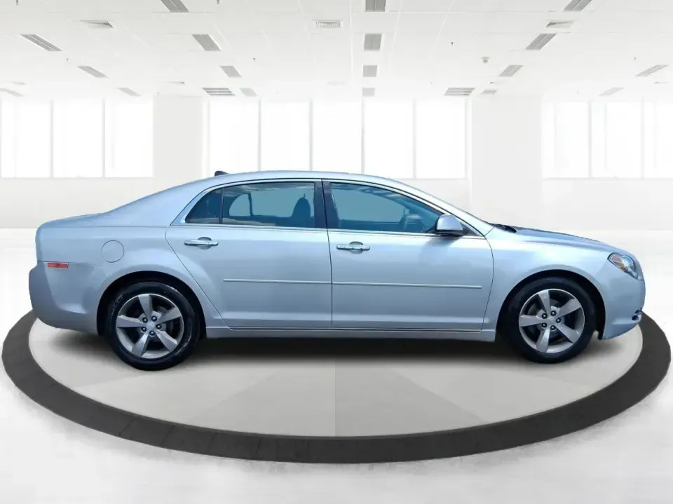 2012 Chevrolet Malibu 1LT (1G1ZC5E06CF) with an 2.4L L4 DOHC 16V engine, 6-Speed Automatic transmission, located at 880 E. National Road, Vandalia, OH, 45377, (937) 908-9800, 39.891918, -84.183594 - Need a dependable daily driver for work, school drop-offs, and those quick weekend getaways to Dayton? This 2012 Chevrolet Malibu 1LT is the kind of comfortable, efficient sedan that fits real life-easy to park downtown, smooth on longer highway runs, and roomy enough for five passengers plus grocer- Photo#1