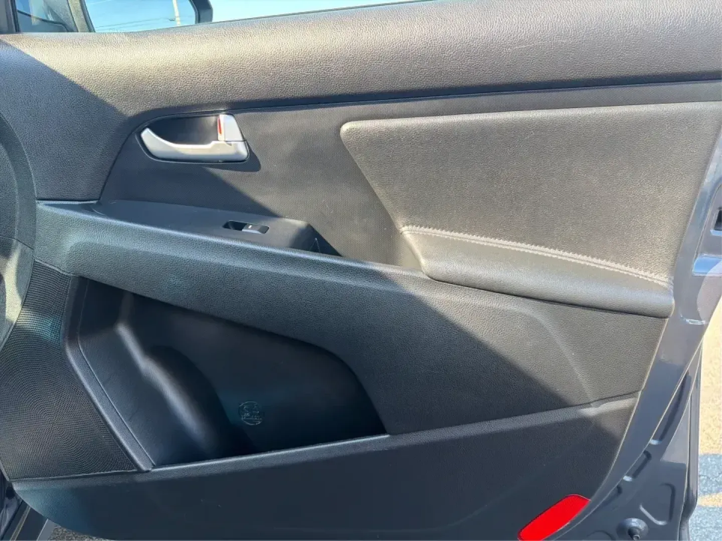 2014 Kia Sportage LX FWD (KNDPB3AC1E7) with an 2.4L V6 DOHC 24V engine, 6-Speed Automatic transmission, located at 1184 Kauffman Ave, Fairborn, OH, 45324, (937) 908-9800, 39.807072, -84.030914 - Weekend plans, school drop-offs, and everyday commuting around Wright-Patterson AFB all get easier when you've got a compact SUV that fits real life. This 2014 Kia Sportage LX FWD in Twilight Blue is a smart pick for Fairborn drivers who want SUV versatility without the bulk-great for grocery runs,- Photo#18
