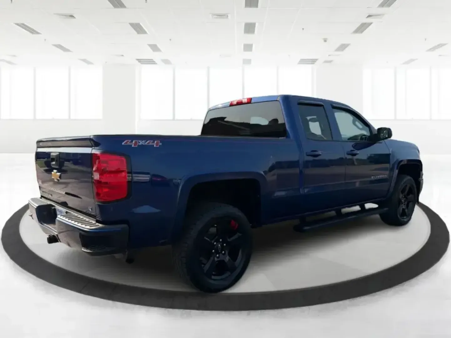 2014 Chevrolet Silverado 1500 1LT Double Cab 4WD (1GCVKREC9EZ) with an 5.3L V8 OHV 16V engine, 6-Speed Automatic transmission, located at 1184 Kauffman Ave, Fairborn, OH, 45324, (937) 908-9800, 39.807072, -84.030914 - Need a truck that can handle Ohio workweeks and still be ready for lake-day gear, home-improvement runs, or a weekend tow? This 2014 Chevrolet Silverado 1500 1LT Double Cab 4WD is built for real life-room for the crew, capability for the job site, and comfort for the commute from Fairborn to Wright-- Photo#2