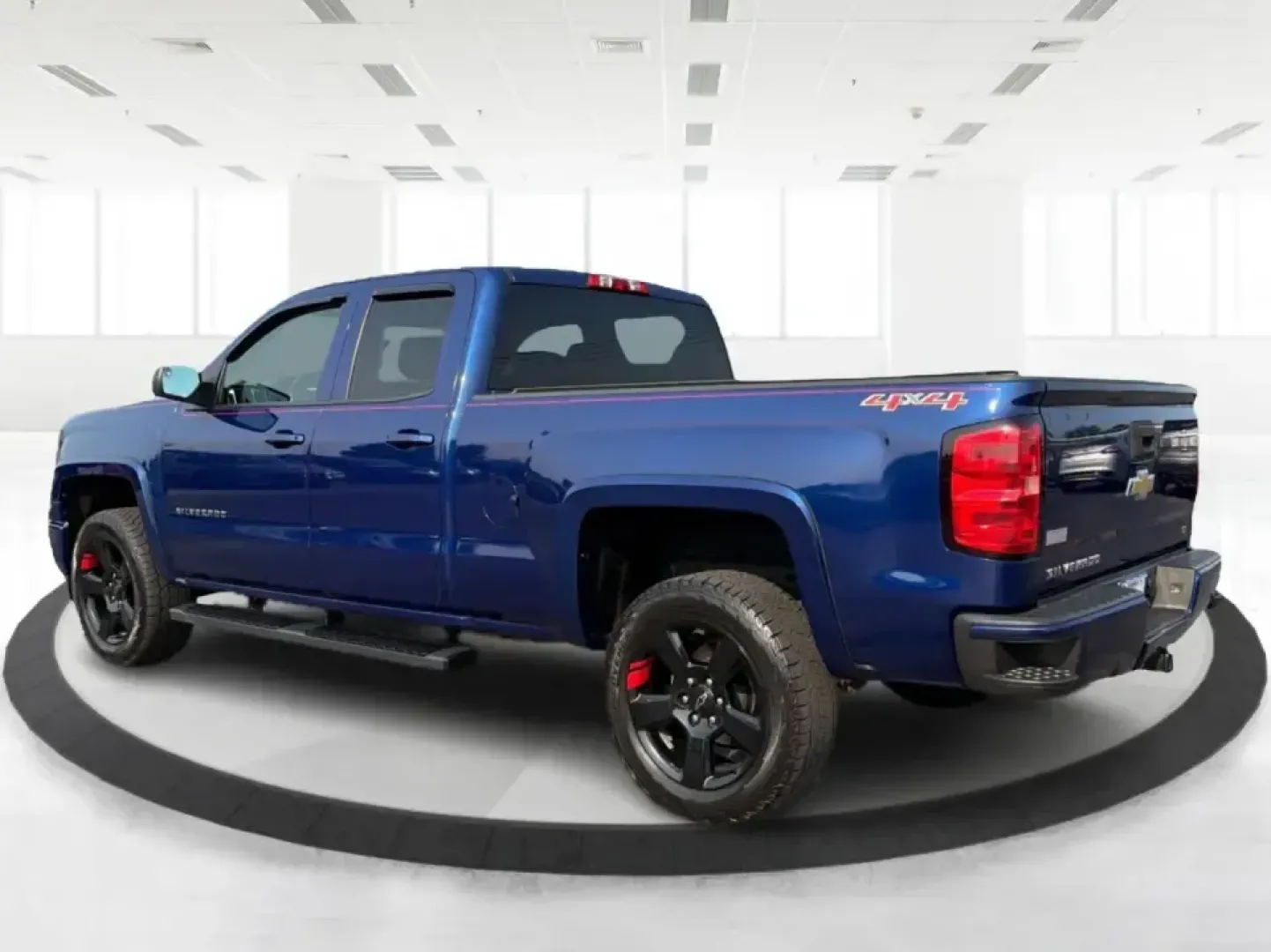 2014 Chevrolet Silverado 1500 1LT Double Cab 4WD (1GCVKREC9EZ) with an 5.3L V8 OHV 16V engine, 6-Speed Automatic transmission, located at 1184 Kauffman Ave, Fairborn, OH, 45324, (937) 908-9800, 39.807072, -84.030914 - Need a truck that can handle Ohio workweeks and still be ready for lake-day gear, home-improvement runs, or a weekend tow? This 2014 Chevrolet Silverado 1500 1LT Double Cab 4WD is built for real life-room for the crew, capability for the job site, and comfort for the commute from Fairborn to Wright-- Photo#4