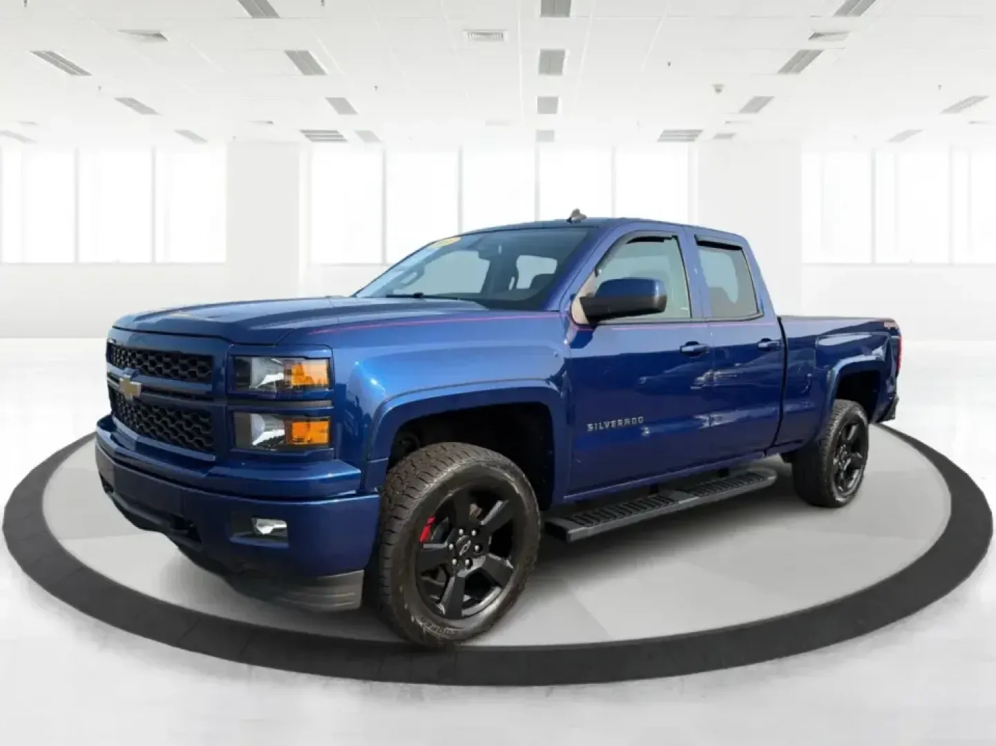2014 Chevrolet Silverado 1500 1LT Double Cab 4WD (1GCVKREC9EZ) with an 5.3L V8 OHV 16V engine, 6-Speed Automatic transmission, located at 1184 Kauffman Ave, Fairborn, OH, 45324, (937) 908-9800, 39.807072, -84.030914 - Need a truck that can handle Ohio workweeks and still be ready for lake-day gear, home-improvement runs, or a weekend tow? This 2014 Chevrolet Silverado 1500 1LT Double Cab 4WD is built for real life-room for the crew, capability for the job site, and comfort for the commute from Fairborn to Wright-- Photo#8
