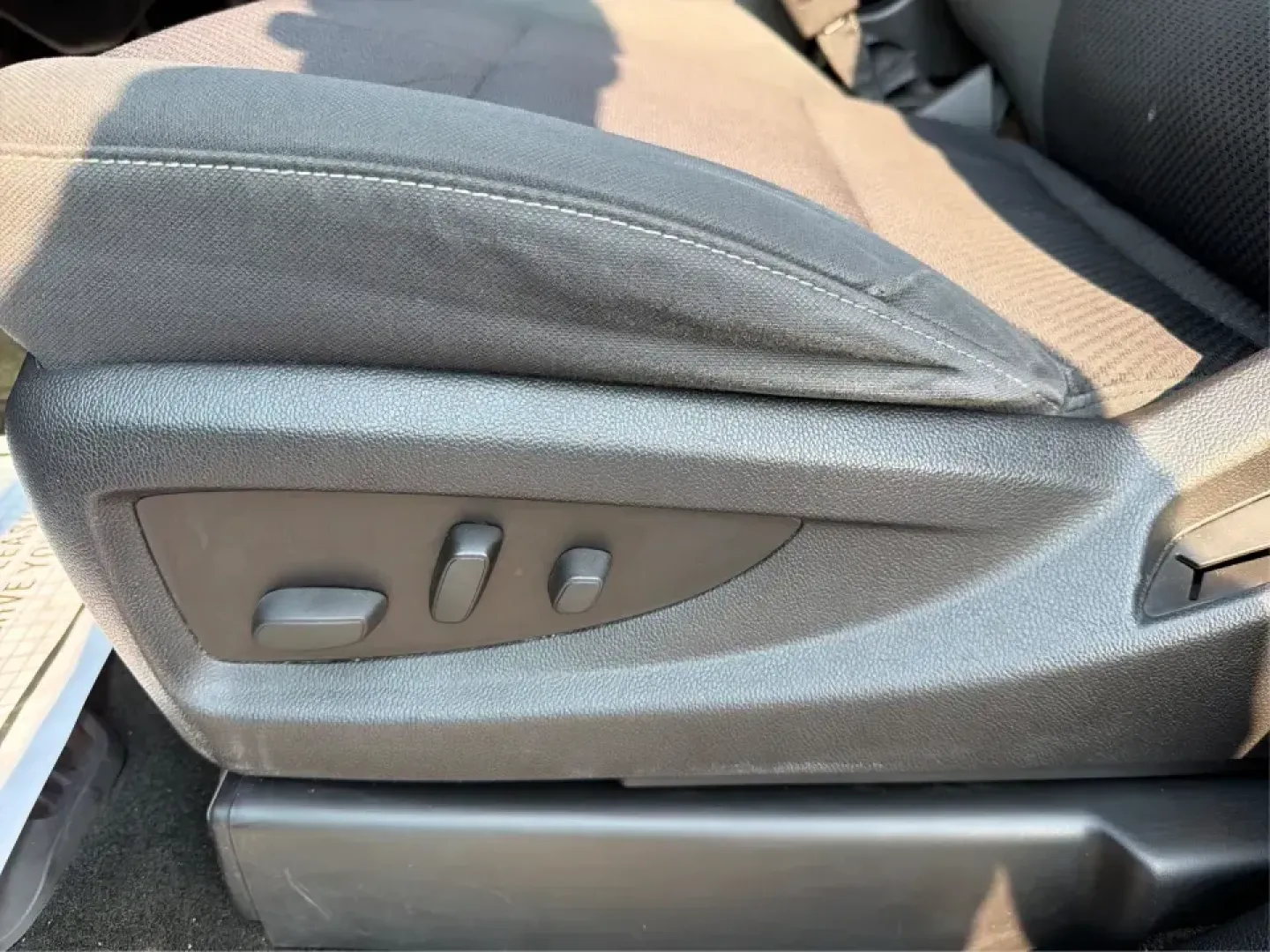 2014 Chevrolet Silverado 1500 1LT Double Cab 4WD (1GCVKREC9EZ) with an 5.3L V8 OHV 16V engine, 6-Speed Automatic transmission, located at 1184 Kauffman Ave, Fairborn, OH, 45324, (937) 908-9800, 39.807072, -84.030914 - Need a truck that can handle Ohio workweeks and still be ready for lake-day gear, home-improvement runs, or a weekend tow? This 2014 Chevrolet Silverado 1500 1LT Double Cab 4WD is built for real life-room for the crew, capability for the job site, and comfort for the commute from Fairborn to Wright-- Photo#18