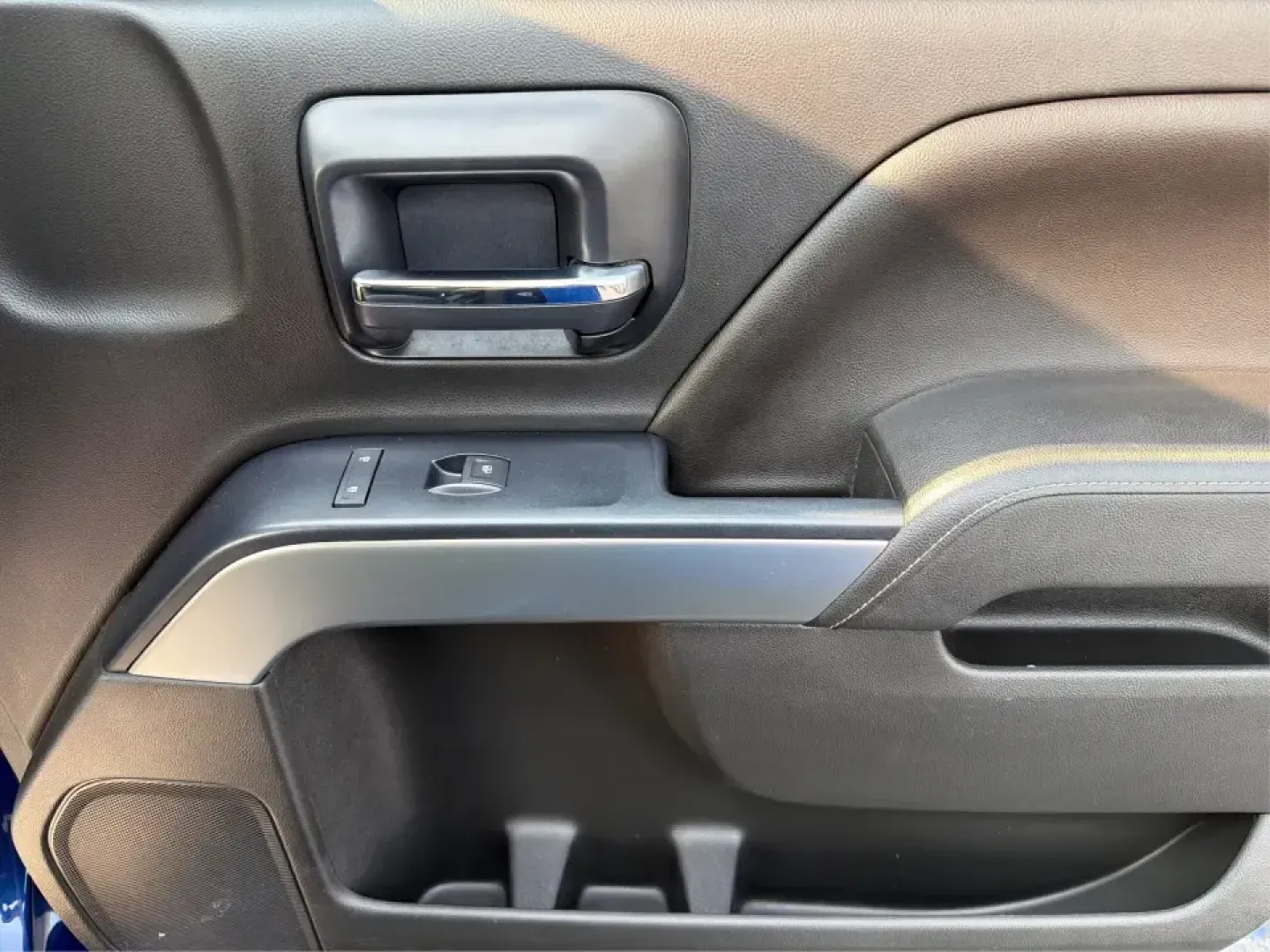 2014 Chevrolet Silverado 1500 1LT Double Cab 4WD (1GCVKREC9EZ) with an 5.3L V8 OHV 16V engine, 6-Speed Automatic transmission, located at 1184 Kauffman Ave, Fairborn, OH, 45324, (937) 908-9800, 39.807072, -84.030914 - Need a truck that can handle Ohio workweeks and still be ready for lake-day gear, home-improvement runs, or a weekend tow? This 2014 Chevrolet Silverado 1500 1LT Double Cab 4WD is built for real life-room for the crew, capability for the job site, and comfort for the commute from Fairborn to Wright-- Photo#20