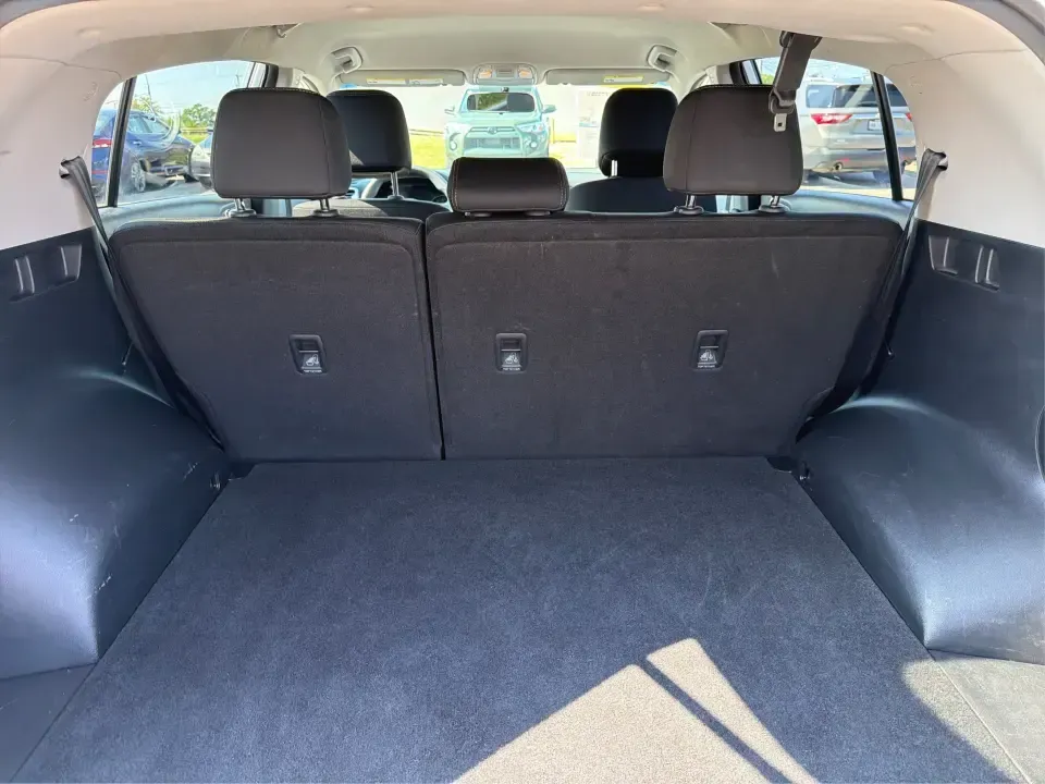 2017 Kia Sportage LX AWD (KNDPMCAC5H7) with an 2.4L V6 DOHC 24V engine, 6-Speed Automatic transmission, located at 1184 Kauffman Ave, Fairborn, OH, 45324, (937) 908-9800, 39.807072, -84.030914 - Weekend getaways to John Bryan State Park, snowy school runs, or the daily commute down I675-this 2017 Kia Sportage LX AWD is built for real life in the Miami Valley. With confident all-wheel drive and SUV versatility, it's a smart pick for drivers who want a practical crossover that can handle Ohio- Photo#12