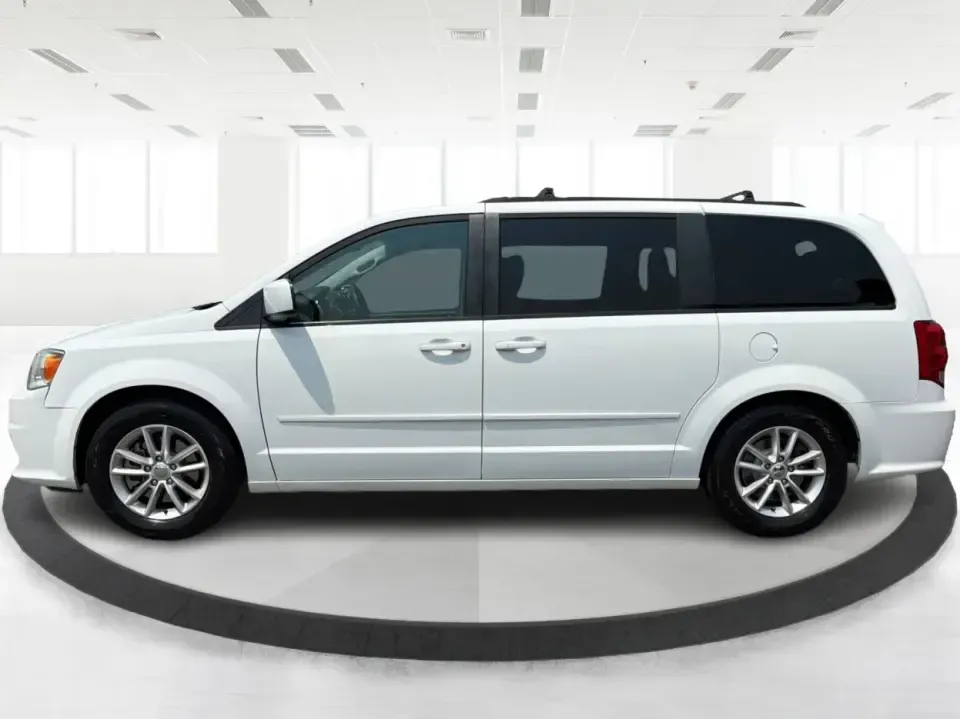 2016 Dodge Grand Caravan SXT (2C4RDGCG9GR) with an 3.6L V6 DOHC 24V engine, 6-Speed Automatic transmission, located at 1230 East Main St, Xenia, OH, 45385, (937) 908-9800, 39.688026, -83.910172 - Load up the kids, the coolers, and the weekend plans-this 2016 Dodge Grand Caravan SXT is built for real life in Xenia, from school drop-offs to road trips and everything in between. With seating for 7, flexible cargo space, and a comfortable ride, it's a practical pick for growing families, busy co- Photo#5