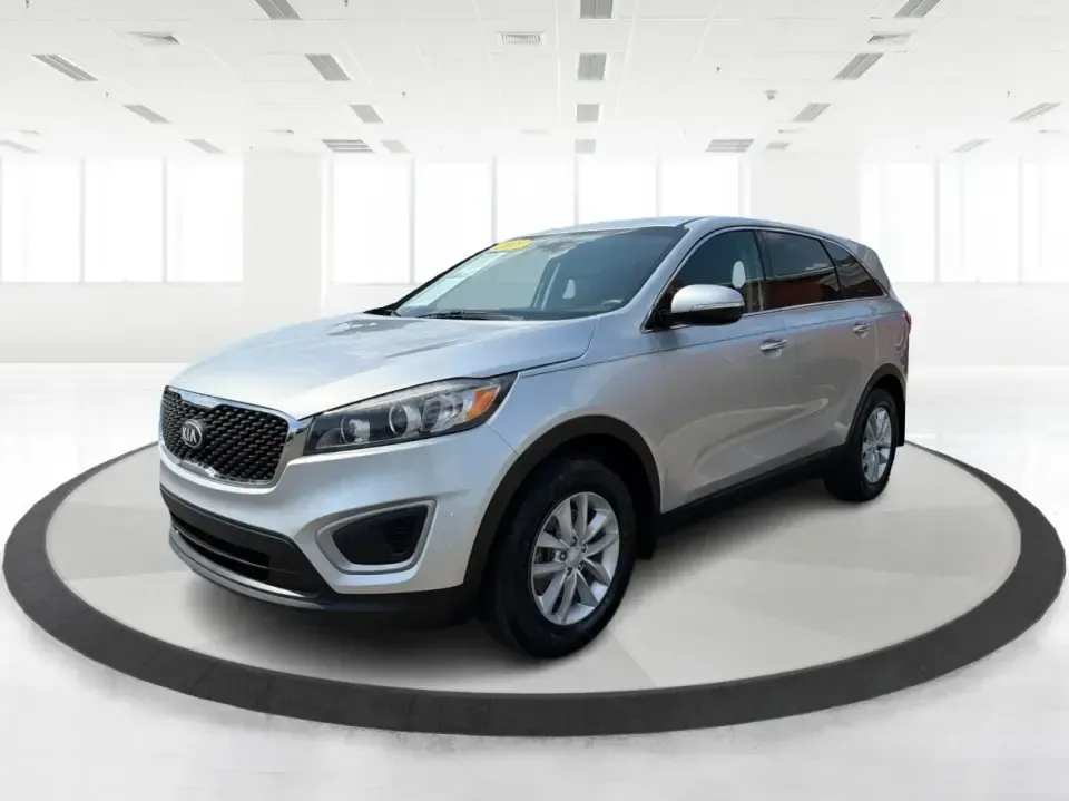 2018 Kia Sorento LX 2WD (5XYPG4A33JG) with an 2.4L L4 DOHC 16V engine, 6-Speed Automatic transmission, located at 1230 East Main St, Xenia, OH, 45385, (937) 908-9800, 39.688026, -83.910172 - Big weekend plans, a busy school schedule, and a daily commute down US-35 all call for one thing: a dependable SUV that fits real life. This 2018 Kia Sorento LX 2WD in Sparkling Silver is a smart pick for Xenia drivers who want comfortable space for passengers and cargo without the bulk of a full-si- Photo#8
