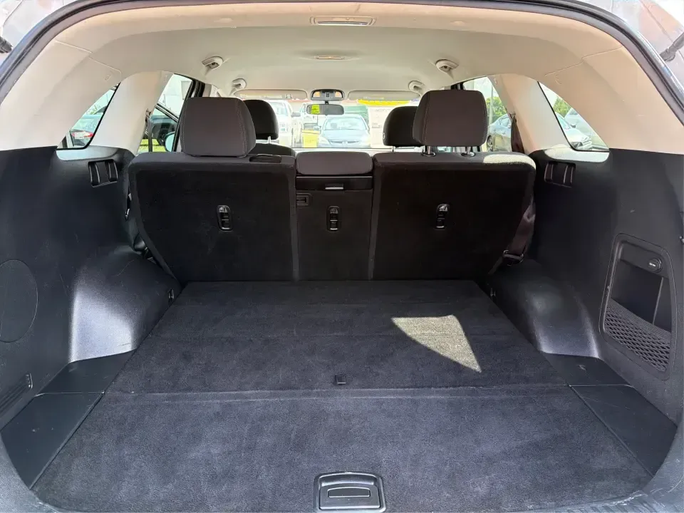 2018 Kia Sorento LX 2WD (5XYPG4A33JG) with an 2.4L L4 DOHC 16V engine, 6-Speed Automatic transmission, located at 1230 East Main St, Xenia, OH, 45385, (937) 908-9800, 39.688026, -83.910172 - Big weekend plans, a busy school schedule, and a daily commute down US-35 all call for one thing: a dependable SUV that fits real life. This 2018 Kia Sorento LX 2WD in Sparkling Silver is a smart pick for Xenia drivers who want comfortable space for passengers and cargo without the bulk of a full-si- Photo#12