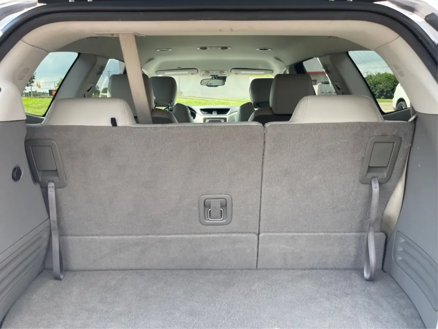 2016 Chevrolet Traverse LTZ (1GNKVJKD6GJ) with an 3.6L V-6 gasoline direct injection engine, located at 1184 Kauffman Ave, Fairborn, OH, 45324, (937) 908-9800, 39.807072, -84.030914 - **Explore Family Adventures with the 2016 Chevrolet Traverse LTZ at Advantage Car and Credit!**<br /> <br /> Are you ready to elevate your family adventures? The 2016 Chevrolet Traverse LTZ is designed for those who lead active lifestyles, whether you're planning a weekend getaway to nearby Yellow S - Photo#12