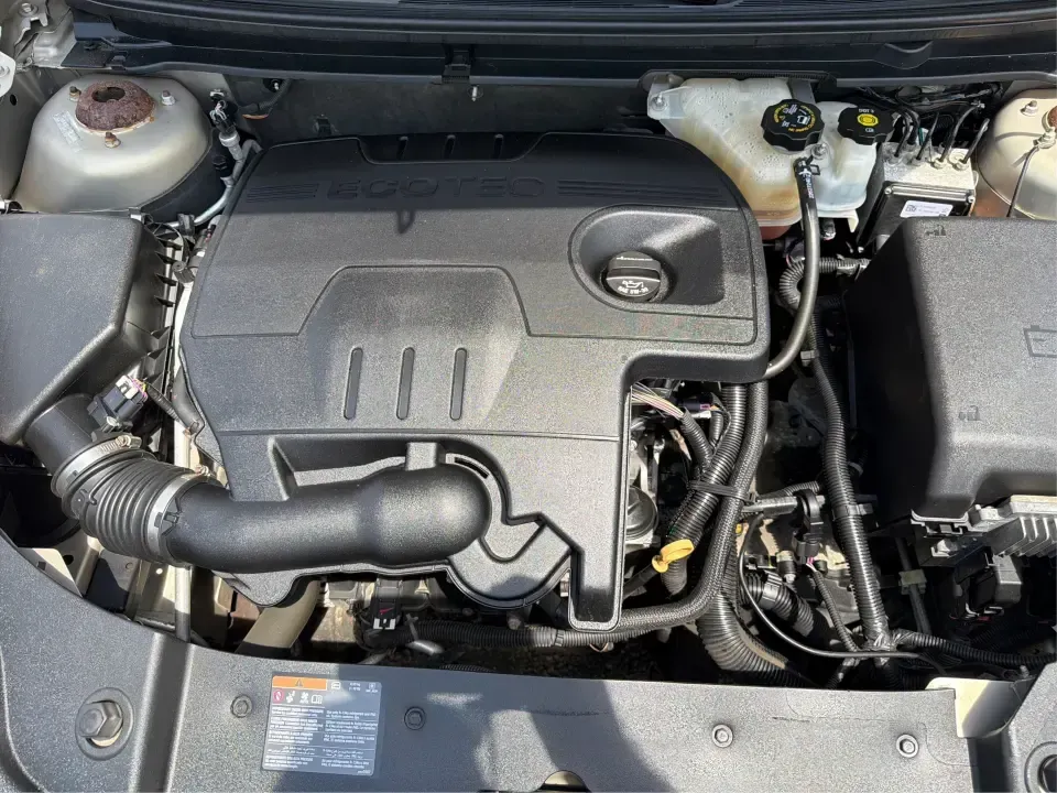 2012 Chevrolet Malibu 1LT (1G1ZC5E08CF) with an 2.4L L4 DOHC 16V engine, 6-Speed Automatic transmission, located at 4508 South Dixie Dr, Moraine, OH, 45439, (937) 908-9800, 39.689976, -84.218452 - Need a dependable sedan for the daily commute from Moraine to downtown Dayton, quick school drop-offs, or weekend runs to The Greene and Carillon Historical Park? This 2012 Chevrolet Malibu 1LT is the kind of comfortable, budget-friendly ride that fits real life-easy to park, smooth on I-75, and roo- Photo#11
