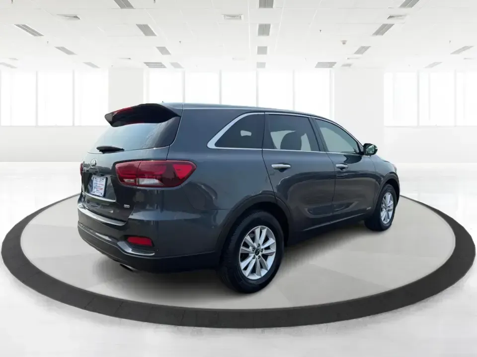 2020 Kia Sorento LX AWD (5XYPGDA33LG) with an 2.4L L4 DOHC 16V engine, 6-Speed Automatic transmission, located at 4508 South Dixie Dr, Moraine, OH, 45439, (937) 908-9800, 39.689976, -84.218452 - Whether you're shuttling kids to practice, commuting across Dayton, or loading up for a weekend road trip to Carillon Historical Park, this 2020 Kia Sorento LX AWD is built for real life in Southwest Ohio. With seating for up to 7 passengers, available cargo flexibility, and confidence-boosting AWD,- Photo#2