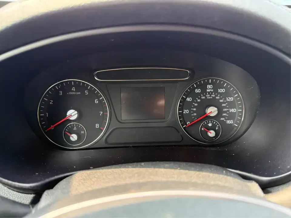 2020 Kia Sorento LX AWD (5XYPGDA33LG) with an 2.4L L4 DOHC 16V engine, 6-Speed Automatic transmission, located at 4508 South Dixie Dr, Moraine, OH, 45439, (937) 908-9800, 39.689976, -84.218452 - Whether you're shuttling kids to practice, commuting across Dayton, or loading up for a weekend road trip to Carillon Historical Park, this 2020 Kia Sorento LX AWD is built for real life in Southwest Ohio. With seating for up to 7 passengers, available cargo flexibility, and confidence-boosting AWD,- Photo#15