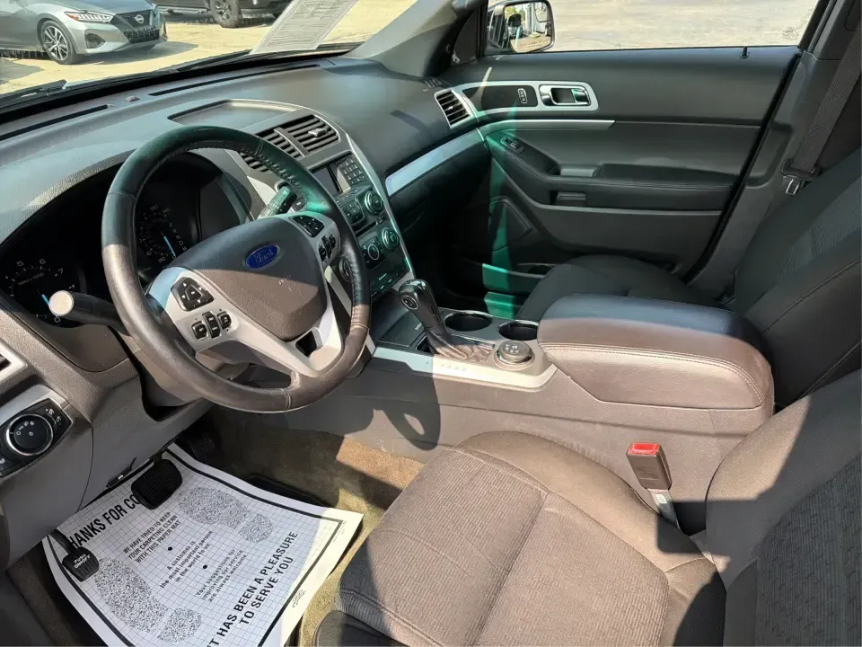 2013 Ford Explorer XLT 4WD (1FM5K8D85DG) with an 3.5L V6 DOHC 24V engine, 6-Speed Automatic transmission, located at 4508 South Dixie Dr, Moraine, OH, 45439, (937) 908-9800, 39.689976, -84.218452 - Need one SUV that can handle school drop-offs, I-75 commutes, and weekend trips to Caesar Creek or a Dayton Dragons game without feeling cramped? This **2013 Ford Explorer XLT 4WD** is built for real life in Southwest Ohio-room for the family, capability for changing weather, and comfort for the lon- Photo#9