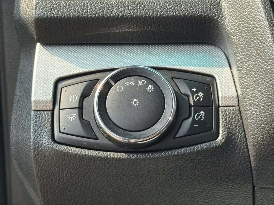 2013 Ford Explorer XLT 4WD (1FM5K8D85DG) with an 3.5L V6 DOHC 24V engine, 6-Speed Automatic transmission, located at 4508 South Dixie Dr, Moraine, OH, 45439, (937) 908-9800, 39.689976, -84.218452 - Need one SUV that can handle school drop-offs, I-75 commutes, and weekend trips to Caesar Creek or a Dayton Dragons game without feeling cramped? This **2013 Ford Explorer XLT 4WD** is built for real life in Southwest Ohio-room for the family, capability for changing weather, and comfort for the lon- Photo#16