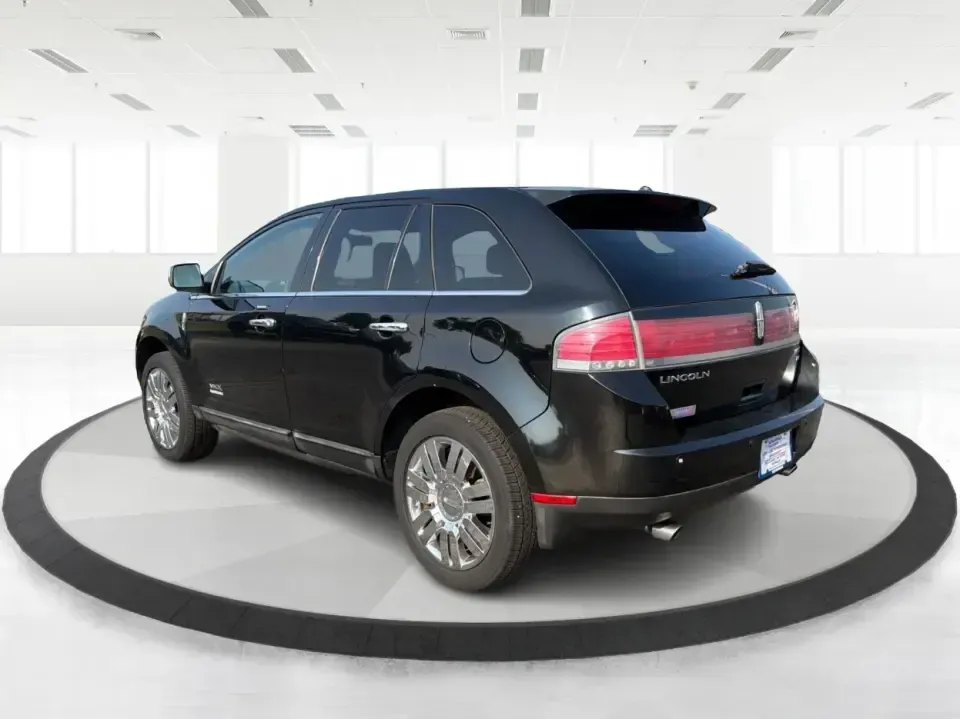 2008 Lincoln MKX AWD (2LMDU88C78B) with an 3.5L V6 DOHC 24V engine, 6-Speed Automatic Overdrive transmission, located at 401 Woodman Dr, Riverside, OH, 45431, (937) 908-9800, 39.760899, -84.123421 - Need a comfortable, confident SUV for Ohio's four-season driving-something that can handle rainy commutes, snowy mornings, and weekend getaways without feeling like a bare-bones budget ride? This 2008 Lincoln MKX AWD delivers a premium, road-trip-ready experience with upscale comfort for five, a smo- Photo#4