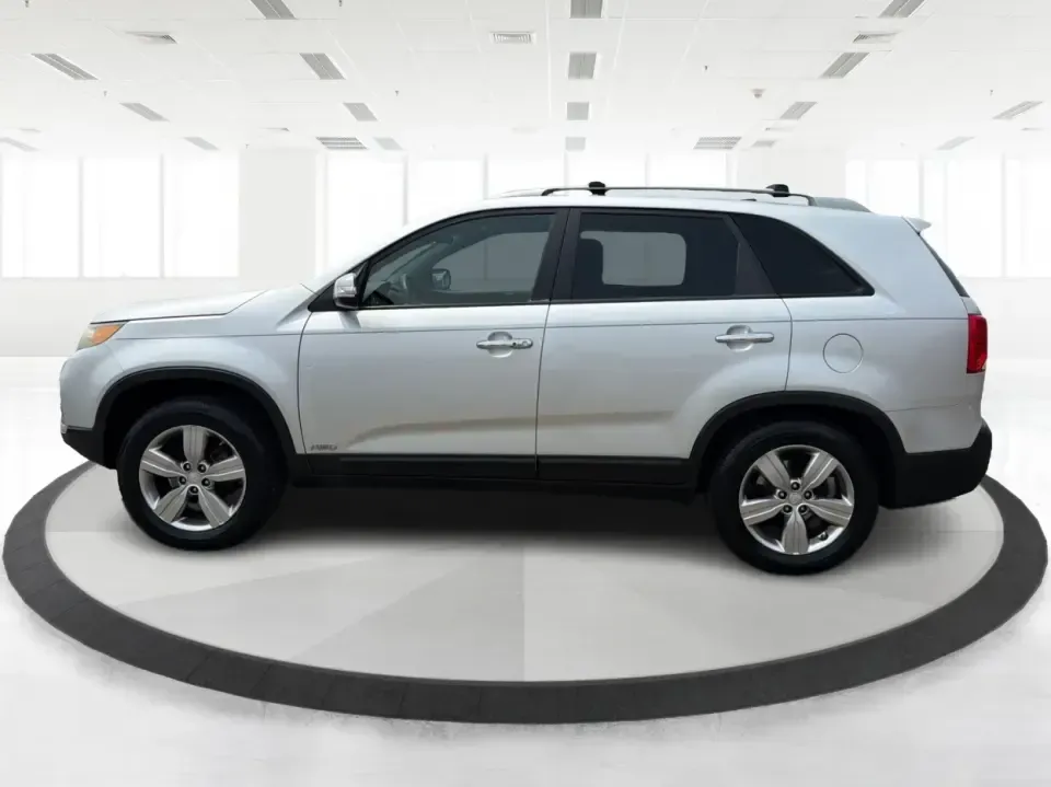 2012 Kia Sorento EX 4WD (5XYKUCA68CG) with an 2.4L L4 DOHC 16V engine, 6-Speed Automatic transmission, located at 1099 N County Rd 25A , Troy, OH, 45373, (937) 908-9800, 40.057079, -84.212883 - Weekend escapes to Caesar Creek, snowy school-drop mornings, and everyday errands up and down I75 feel a lot easier when you've got a comfortable SUV with real all-weather capability. This 2012 Kia Sorento EX 4WD is a smart pick for Troy drivers who want a practical, family-friendly ride that's equa- Photo#5