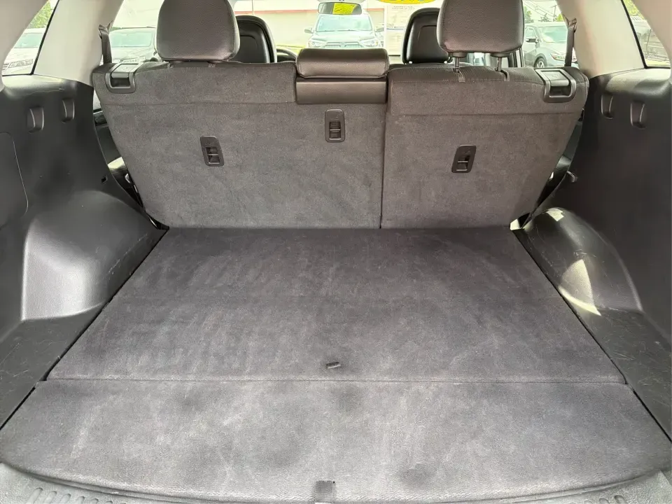 2012 Kia Sorento EX 4WD (5XYKUCA68CG) with an 2.4L L4 DOHC 16V engine, 6-Speed Automatic transmission, located at 1099 N County Rd 25A , Troy, OH, 45373, (937) 908-9800, 40.057079, -84.212883 - Weekend escapes to Caesar Creek, snowy school-drop mornings, and everyday errands up and down I75 feel a lot easier when you've got a comfortable SUV with real all-weather capability. This 2012 Kia Sorento EX 4WD is a smart pick for Troy drivers who want a practical, family-friendly ride that's equa- Photo#12