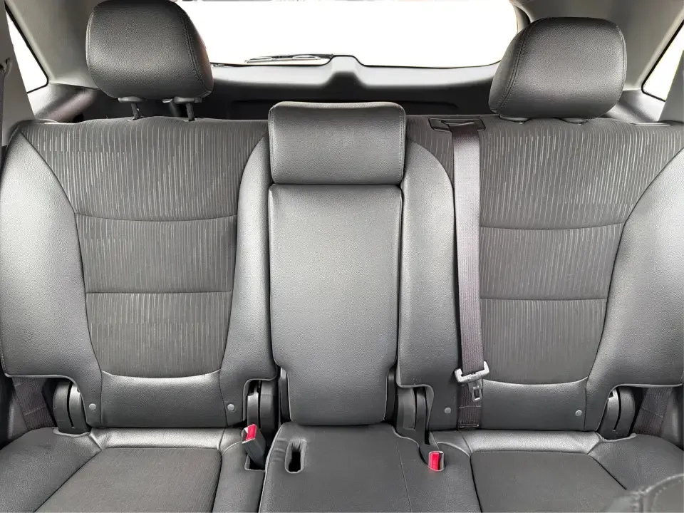 2012 Kia Sorento EX 4WD (5XYKUCA68CG) with an 2.4L L4 DOHC 16V engine, 6-Speed Automatic transmission, located at 1099 N County Rd 25A , Troy, OH, 45373, (937) 908-9800, 40.057079, -84.212883 - Weekend escapes to Caesar Creek, snowy school-drop mornings, and everyday errands up and down I75 feel a lot easier when you've got a comfortable SUV with real all-weather capability. This 2012 Kia Sorento EX 4WD is a smart pick for Troy drivers who want a practical, family-friendly ride that's equa- Photo#14