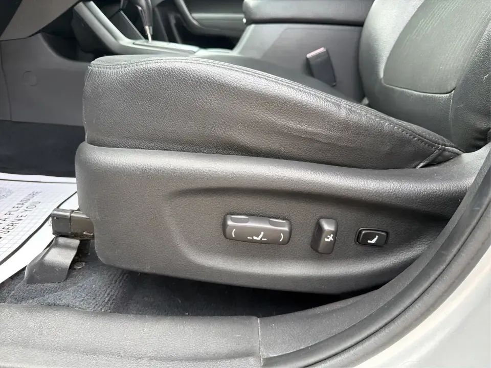 2012 Kia Sorento EX 4WD (5XYKUCA68CG) with an 2.4L L4 DOHC 16V engine, 6-Speed Automatic transmission, located at 1099 N County Rd 25A , Troy, OH, 45373, (937) 908-9800, 40.057079, -84.212883 - Weekend escapes to Caesar Creek, snowy school-drop mornings, and everyday errands up and down I75 feel a lot easier when you've got a comfortable SUV with real all-weather capability. This 2012 Kia Sorento EX 4WD is a smart pick for Troy drivers who want a practical, family-friendly ride that's equa- Photo#17