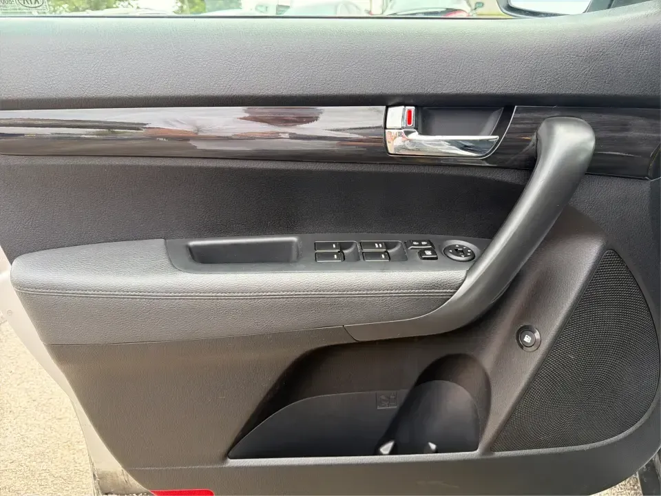 2012 Kia Sorento EX 4WD (5XYKUCA68CG) with an 2.4L L4 DOHC 16V engine, 6-Speed Automatic transmission, located at 1099 N County Rd 25A , Troy, OH, 45373, (937) 908-9800, 40.057079, -84.212883 - Weekend escapes to Caesar Creek, snowy school-drop mornings, and everyday errands up and down I75 feel a lot easier when you've got a comfortable SUV with real all-weather capability. This 2012 Kia Sorento EX 4WD is a smart pick for Troy drivers who want a practical, family-friendly ride that's equa- Photo#18
