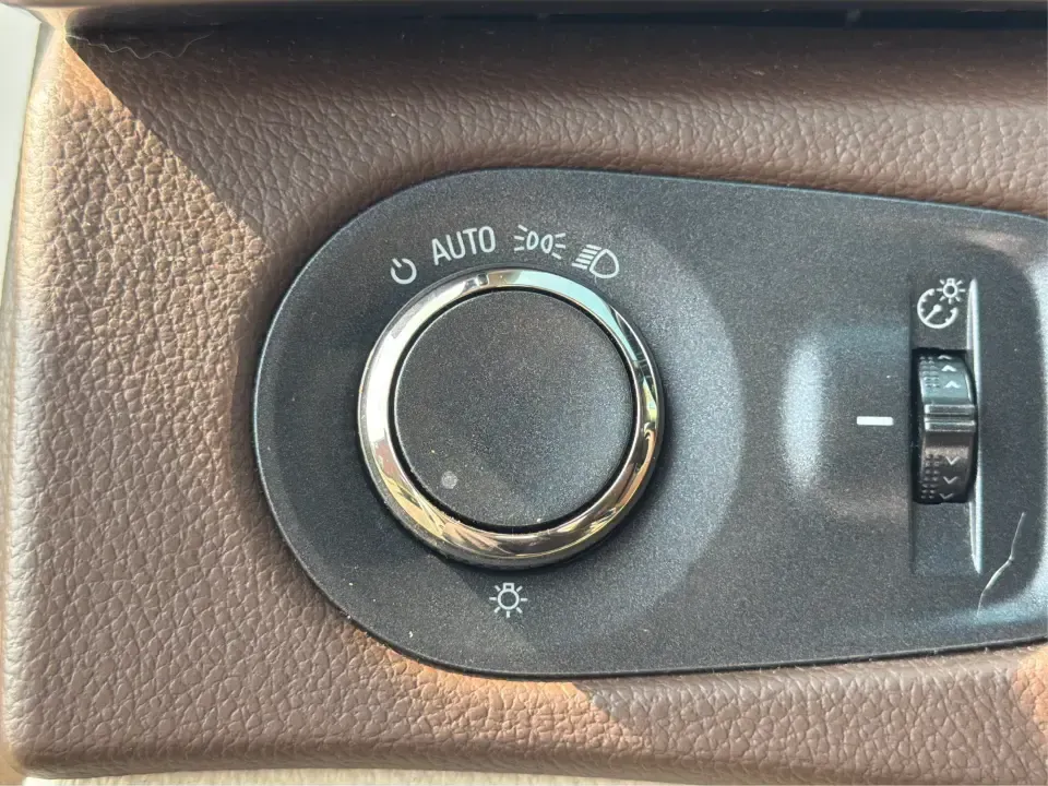 2015 Cadillac SRX Luxury Collection FWD (3GYFNBE33FS) with an 3.6L V6 DOHC 24V FFV engine, 6-Speed Automatic transmission, located at 8750 N County Rd 25A, Piqua, OH, 45356, (937) 908-9800, 40.164391, -84.232513 - Upgrade your daily drive with a luxury SUV that fits real life-school drop-offs, long commutes to Dayton, and comfortable weekend getaways up I75. This 2015 Cadillac SRX Luxury Collection FWD blends upscale style with practical space for five, making it a smart pick for growing families, busy profes- Photo#16