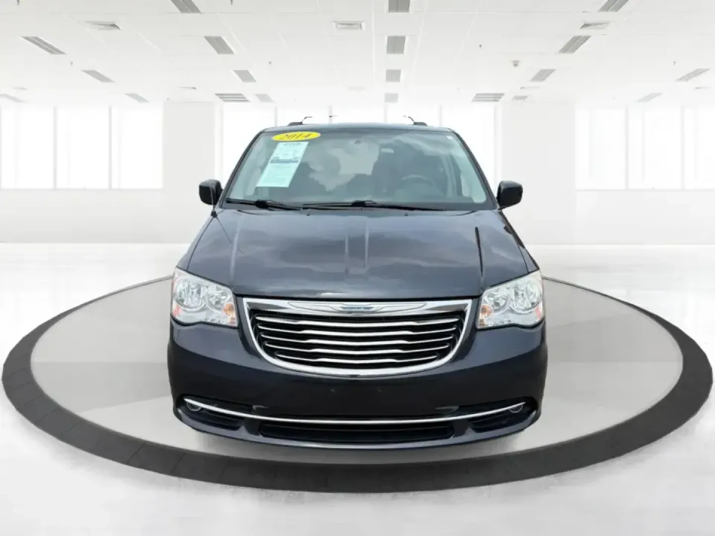 2014 Chrysler Town and Country Touring (2C4RC1BG7ER) with an 3.6L V6 DOHC 24V engine, 6-Speed Automatic transmission, located at 880 E. National Road, Vandalia, OH, 45377, (937) 908-9800, 39.891918, -84.183594 - Whether you're shuttling kids to practice, commuting up and down I-75, or packing up for a weekend at the National Museum of the U.S. Air Force, a minivan that's comfortable, capable, and easy to live with can make every day smoother. This 2014 Chrysler Town and Country Touring is built for real-l- Photo#7