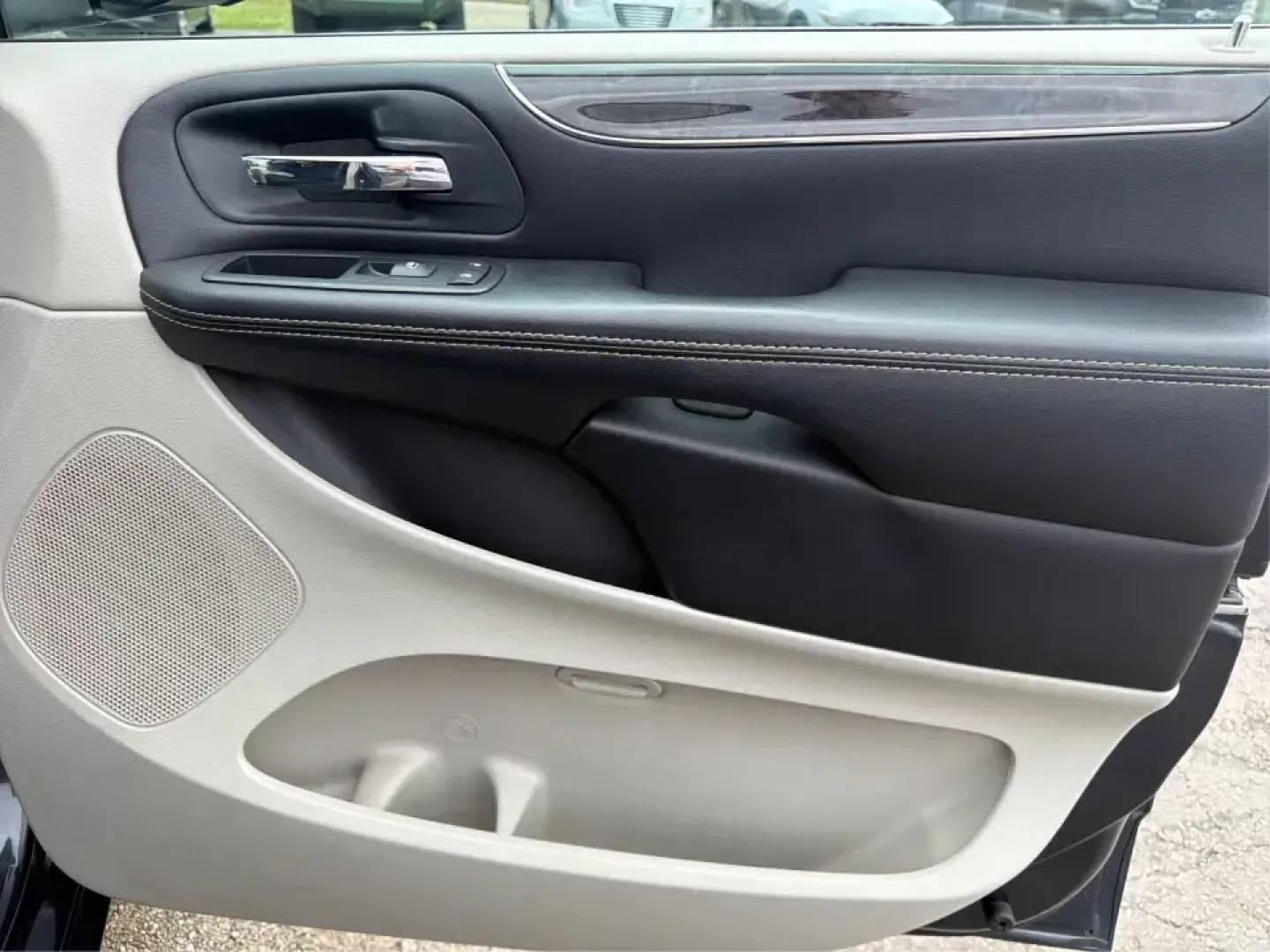 2014 Chrysler Town and Country Touring (2C4RC1BG7ER) with an 3.6L V6 DOHC 24V engine, 6-Speed Automatic transmission, located at 880 E. National Road, Vandalia, OH, 45377, (937) 908-9800, 39.891918, -84.183594 - Whether you're shuttling kids to practice, commuting up and down I-75, or packing up for a weekend at the National Museum of the U.S. Air Force, a minivan that's comfortable, capable, and easy to live with can make every day smoother. This 2014 Chrysler Town and Country Touring is built for real-l- Photo#20