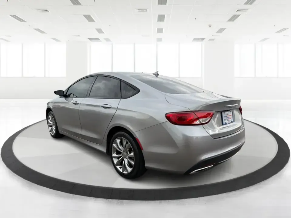 2015 Chrysler 200 S (1C3CCCBGXFN) with an 3.6L V6 DOHC 24V FFV engine, 9-Speed Automatic transmission, located at 8750 N County Rd 25A, Piqua, OH, 45356, (937) 908-9800, 40.164391, -84.232513 - Need a comfortable, stylish sedan for daily commutes up I75, quick school drop-offs, and easy weekend getaways to Troy, Sidney, or a stroll through downtown Piqua? This 2015 Chrysler 200 S is a practical, good-looking choice for drivers who want V6 power, modern tech, and a refined cabin-all in a fi- Photo#4