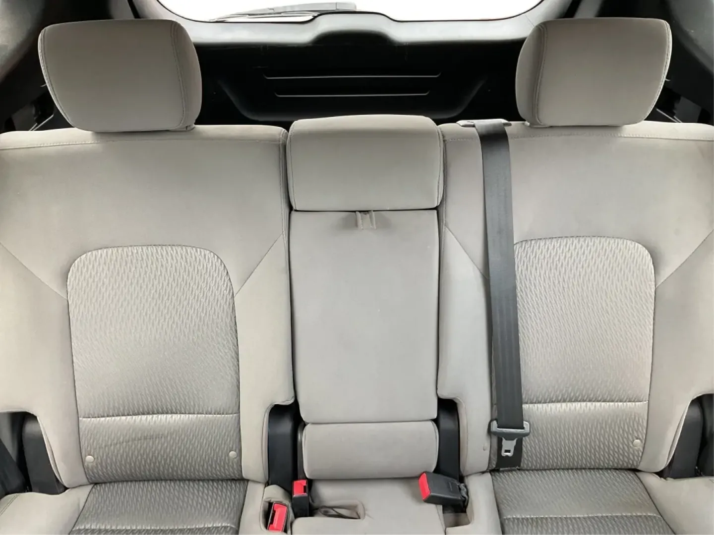 2017 Hyundai Santa Fe 2.4L (5NMZTDLB4HH) with an Theta II 2.4L I-4 gasoline direct injection engine, located at 1184 Kauffman Ave, Fairborn, OH, 45324, (937) 908-9800, 39.807072, -84.030914 - **Discover Your Next Adventure with the 2017 Hyundai Santa Fe Sport at Advantage Car and Credit!**<br /> <br /> Are you ready to elevate your lifestyle and embrace the adventures waiting for you? Whether you're a growing family in need of space, a daily commuter looking for comfort, or an outdoor en - Photo#14