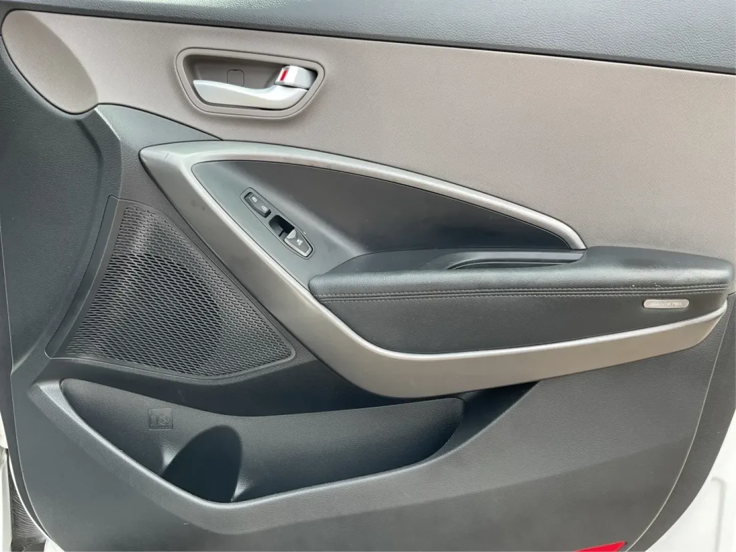 2017 Hyundai Santa Fe 2.4L (5NMZTDLB4HH) with an Theta II 2.4L I-4 gasoline direct injection engine, located at 1184 Kauffman Ave, Fairborn, OH, 45324, (937) 908-9800, 39.807072, -84.030914 - **Discover Your Next Adventure with the 2017 Hyundai Santa Fe Sport at Advantage Car and Credit!**<br /> <br /> Are you ready to elevate your lifestyle and embrace the adventures waiting for you? Whether you're a growing family in need of space, a daily commuter looking for comfort, or an outdoor en - Photo#18