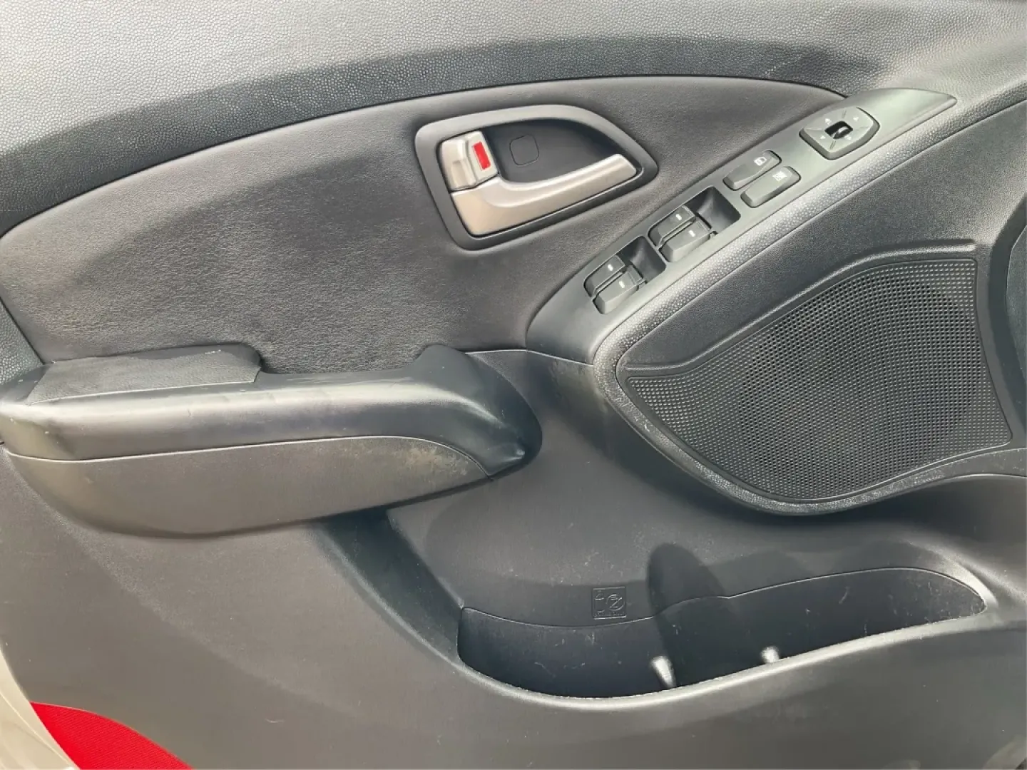 2013 Hyundai Tucson Limited (KM8JUCAC4DU) with an Other engine, located at 1184 Kauffman Ave, Fairborn, OH, 45324, (937) 908-9800, 39.807072, -84.030914 - **Discover Your New Adventure Vehicle: 2013 Hyundai Tucson Limited at Advantage Car and Credit!** <br /> <br /> Are you searching for the perfect SUV that combines style, comfort, and versatility? Look no further than this striking 2013 Hyundai Tucson Limited, located right here at Advantage Car an - Photo#16