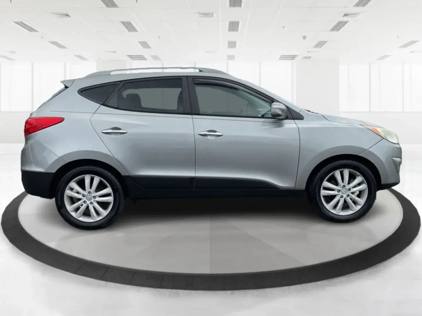 2013 Hyundai Tucson Limited (KM8JUCAC4DU) with an Other engine, located at 4508 South Dixie Dr, Moraine, OH, 45439, (937) 908-9800, 39.689976, -84.218452 - **Discover Your New Adventure Vehicle: 2013 Hyundai Tucson Limited at Advantage Car and Credit!** <br /> <br /> Are you searching for the perfect SUV that combines style, comfort, and versatility? Look no further than this striking 2013 Hyundai Tucson Limited, located right here at Advantage Car an - Photo#1