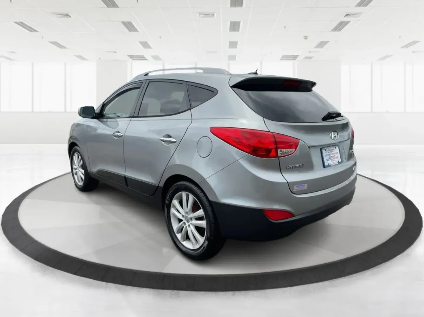 2013 Hyundai Tucson Limited (KM8JUCAC4DU) with an Other engine, located at 4508 South Dixie Dr, Moraine, OH, 45439, (937) 908-9800, 39.689976, -84.218452 - **Discover Your New Adventure Vehicle: 2013 Hyundai Tucson Limited at Advantage Car and Credit!** <br /> <br /> Are you searching for the perfect SUV that combines style, comfort, and versatility? Look no further than this striking 2013 Hyundai Tucson Limited, located right here at Advantage Car an - Photo#3