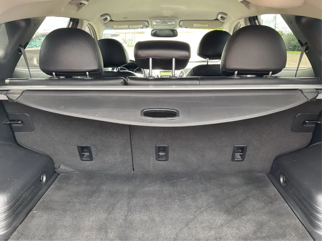 2013 Hyundai Tucson Limited (KM8JUCAC4DU) with an Other engine, located at 4508 South Dixie Dr, Moraine, OH, 45439, (937) 908-9800, 39.689976, -84.218452 - **Discover Your New Adventure Vehicle: 2013 Hyundai Tucson Limited at Advantage Car and Credit!** <br /> <br /> Are you searching for the perfect SUV that combines style, comfort, and versatility? Look no further than this striking 2013 Hyundai Tucson Limited, located right here at Advantage Car an - Photo#11