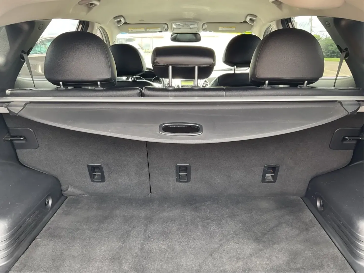 2013 Hyundai Tucson Limited (KM8JUCAC4DU) with an Other engine, located at 1230 East Main St, Xenia, OH, 45385, (937) 908-9800, 39.688026, -83.910172 - **Discover Your New Adventure Vehicle: 2013 Hyundai Tucson Limited at Advantage Car and Credit!** <br /> <br /> Are you searching for the perfect SUV that combines style, comfort, and versatility? Look no further than this striking 2013 Hyundai Tucson Limited, located right here at Advantage Car an - Photo#10