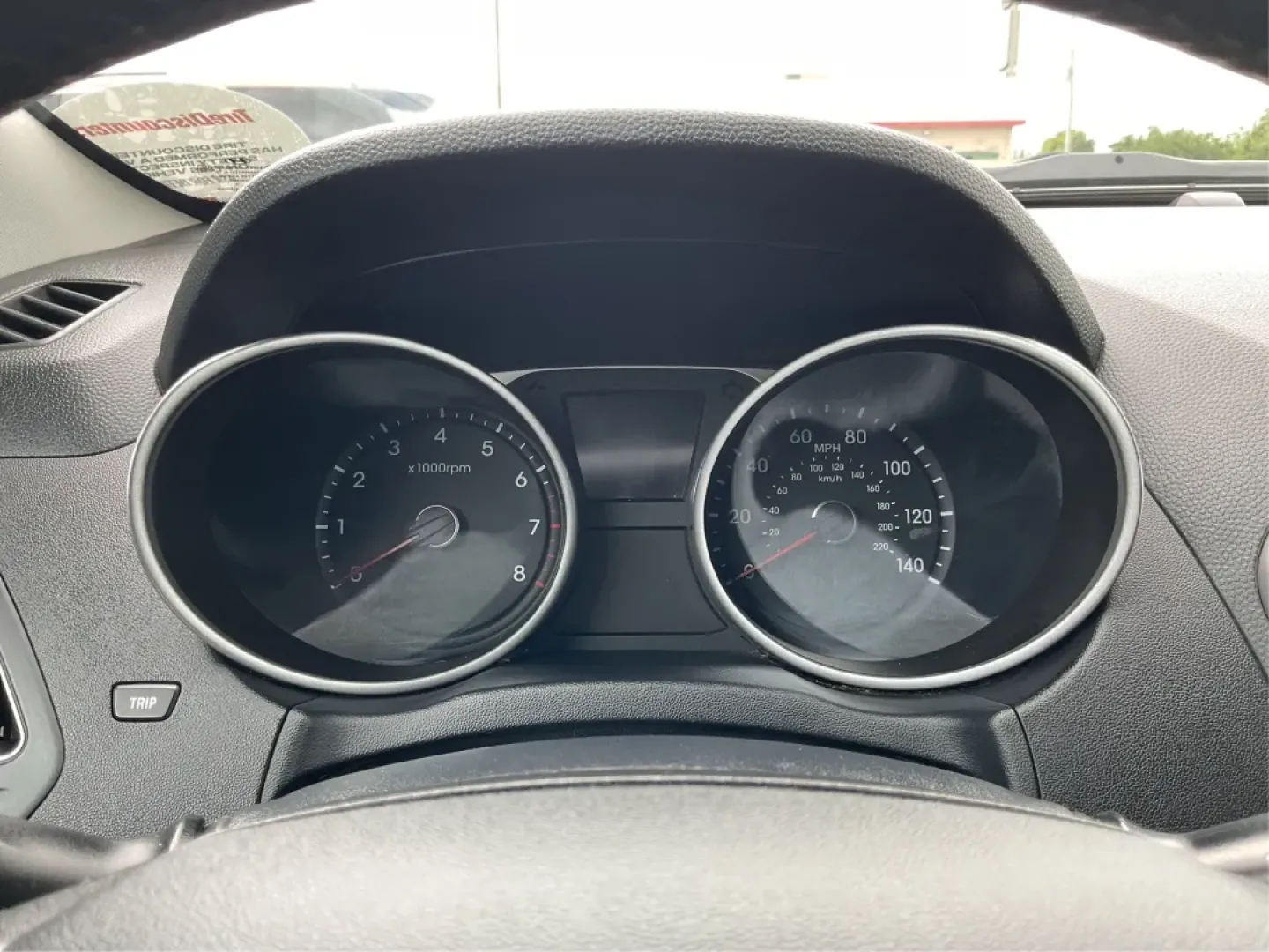 2013 Hyundai Tucson Limited (KM8JUCAC4DU) with an Other engine, located at 1230 East Main St, Xenia, OH, 45385, (937) 908-9800, 39.688026, -83.910172 - **Discover Your New Adventure Vehicle: 2013 Hyundai Tucson Limited at Advantage Car and Credit!** <br /> <br /> Are you searching for the perfect SUV that combines style, comfort, and versatility? Look no further than this striking 2013 Hyundai Tucson Limited, located right here at Advantage Car an - Photo#13