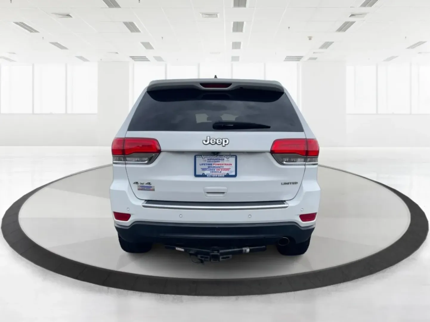 2016 Jeep Grand Cherokee Limited (1C4RJFBG9GC) with an Other engine, located at 1230 East Main St, Xenia, OH, 45385, (937) 908-9800, 39.688026, -83.910172 - ### Discover Adventure with the 2016 Jeep Grand Cherokee Limited at Advantage Car and Credit in Fairborn, OH!<br /> <br /> Are you ready to elevate your weekend adventures or tackle your daily commute with style and confidence? The 2016 Jeep Grand Cherokee Limited is the perfect SUV for those who cr - Photo#3