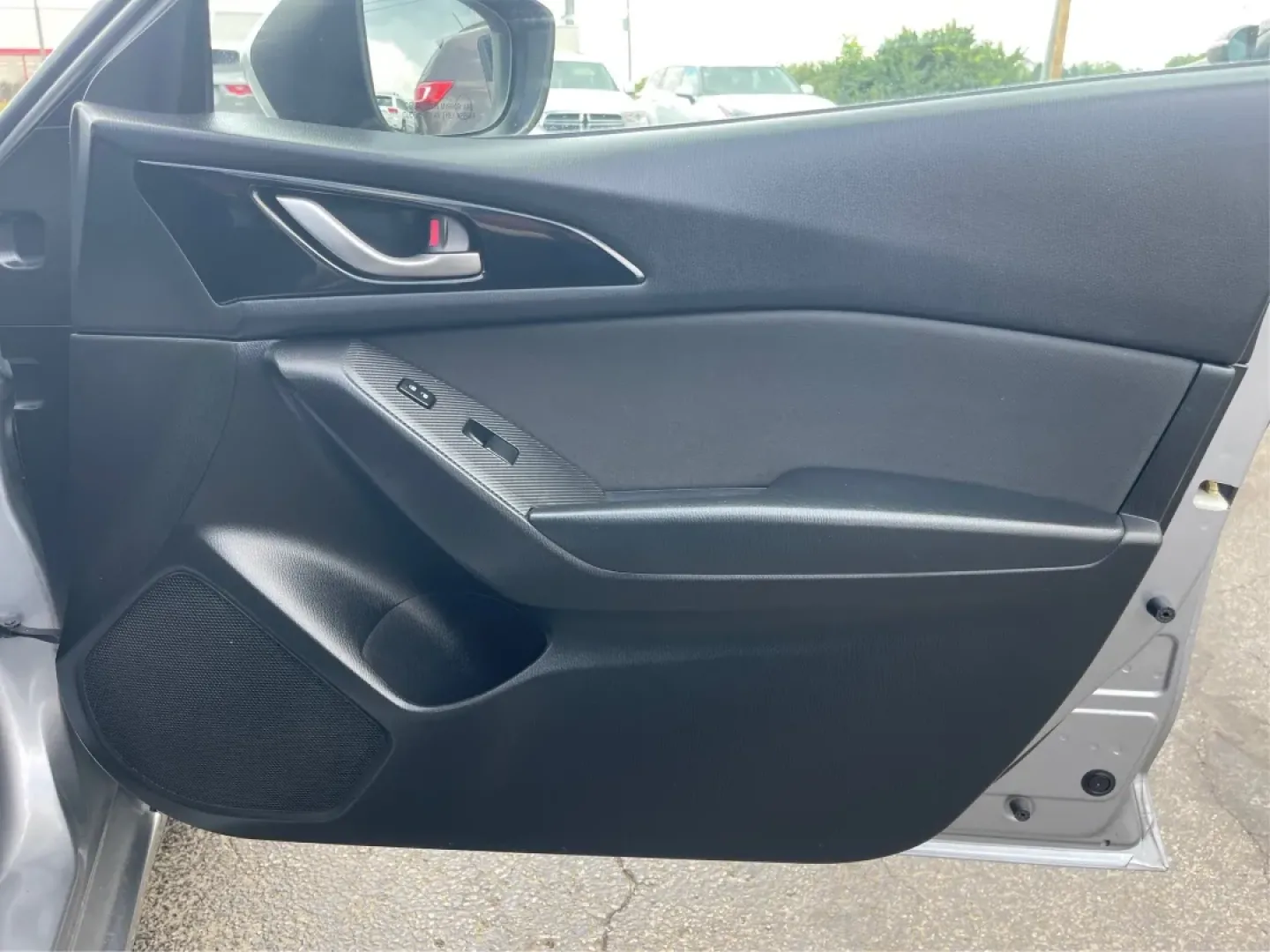 2016 Mazda Mazda3 i Sport (JM1BM1U73G1) with an SKYACTIV-G 2L I-4 gasoline direct injection engine, located at 1184 Kauffman Ave, Fairborn, OH, 45324, (937) 908-9800, 39.807072, -84.030914 - Experience a new level of driving with the 2016 Mazda3 i Sport, available now at Advantage Car and Credit in Fairborn, OH. This stylish sedan is more than just a mode of transportation; it's your perfect companion for everything from daily commutes to weekend road trips. With an impressive fuel-effi - Photo#19