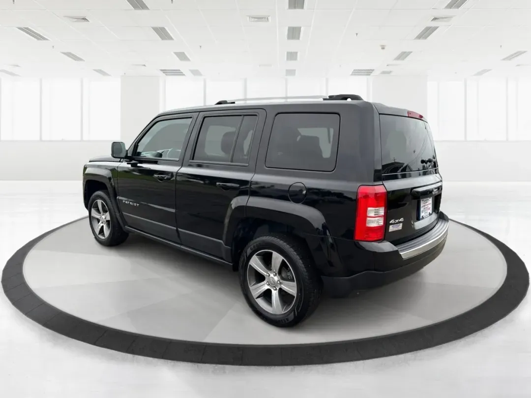 2016 Jeep Patriot High Altitude Edition (1C4NJRFB0GD) with an 2.4L I-4 DOHC engine, located at 4508 South Dixie Dr, Moraine, OH, 45439, (937) 908-9800, 39.689976, -84.218452 - 2016 Jeep Patriot High Altitude Edition - Photo#4