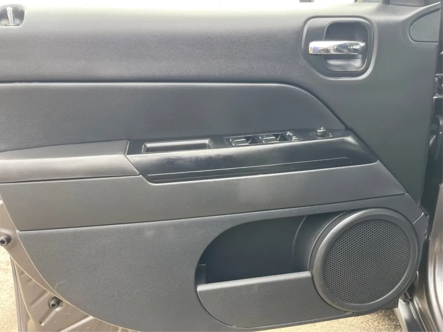 2014 Jeep Patriot Latitude 4WD (1C4NJRFB5ED) with an 2.4L L4 DOHC 16V engine, located at 1230 East Main St, Xenia, OH, 45385, (937) 908-9800, 39.688026, -83.910172 - **Adventure Awaits with the 2014 Jeep Patriot Latitude 4WD!**<br /> <br /> If you're longing for a vehicle that blends rugged capability with everyday comfort, look no further than the 2014 Jeep Patriot Latitude 4WD. Perfect for weekend adventures or daily commutes, this SUV is designed to take you - Photo#10
