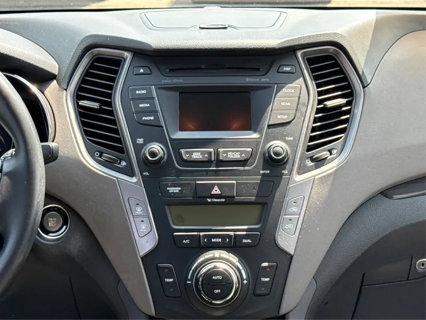 2013 Hyundai Santa Fe Sport 2.0T (5XYZU3LA1DG) with an Theta II 2L I-4 gasoline direct injection engine, located at 880 E. National Road, Vandalia, OH, 45377, (937) 908-9800, 39.891918, -84.183594 - **Discover Adventure with the 2013 Hyundai Santa Fe at Advantage Car and Credit!**<br /> <br /> Are you ready to embrace the open road? Whether you're planning a weekend getaway or commuting to work, the 2013 Hyundai Santa Fe Sport 2.0T is the perfect vehicle to elevate your lifestyle. Designed for - Photo#13
