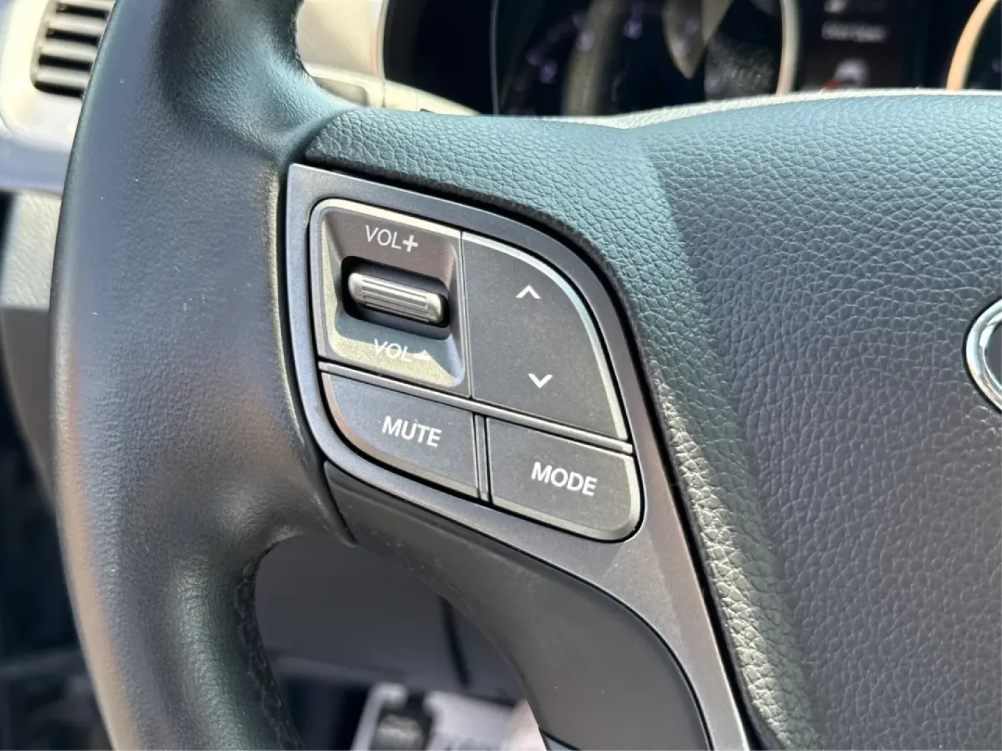 2013 Hyundai Santa Fe Sport 2.0T (5XYZU3LA1DG) with an Theta II 2L I-4 gasoline direct injection engine, located at 880 E. National Road, Vandalia, OH, 45377, (937) 908-9800, 39.891918, -84.183594 - **Discover Adventure with the 2013 Hyundai Santa Fe at Advantage Car and Credit!**<br /> <br /> Are you ready to embrace the open road? Whether you're planning a weekend getaway or commuting to work, the 2013 Hyundai Santa Fe Sport 2.0T is the perfect vehicle to elevate your lifestyle. Designed for - Photo#16