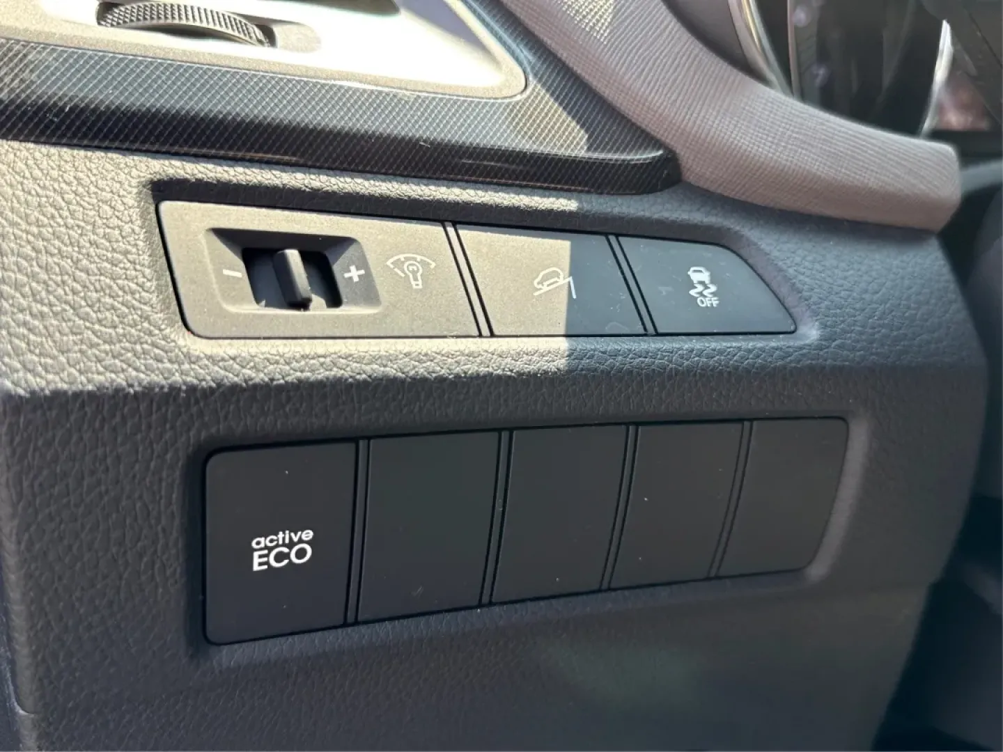 2013 Hyundai Santa Fe Sport 2.0T (5XYZU3LA1DG) with an Theta II 2L I-4 gasoline direct injection engine, located at 880 E. National Road, Vandalia, OH, 45377, (937) 908-9800, 39.891918, -84.183594 - **Discover Adventure with the 2013 Hyundai Santa Fe at Advantage Car and Credit!**<br /> <br /> Are you ready to embrace the open road? Whether you're planning a weekend getaway or commuting to work, the 2013 Hyundai Santa Fe Sport 2.0T is the perfect vehicle to elevate your lifestyle. Designed for - Photo#17
