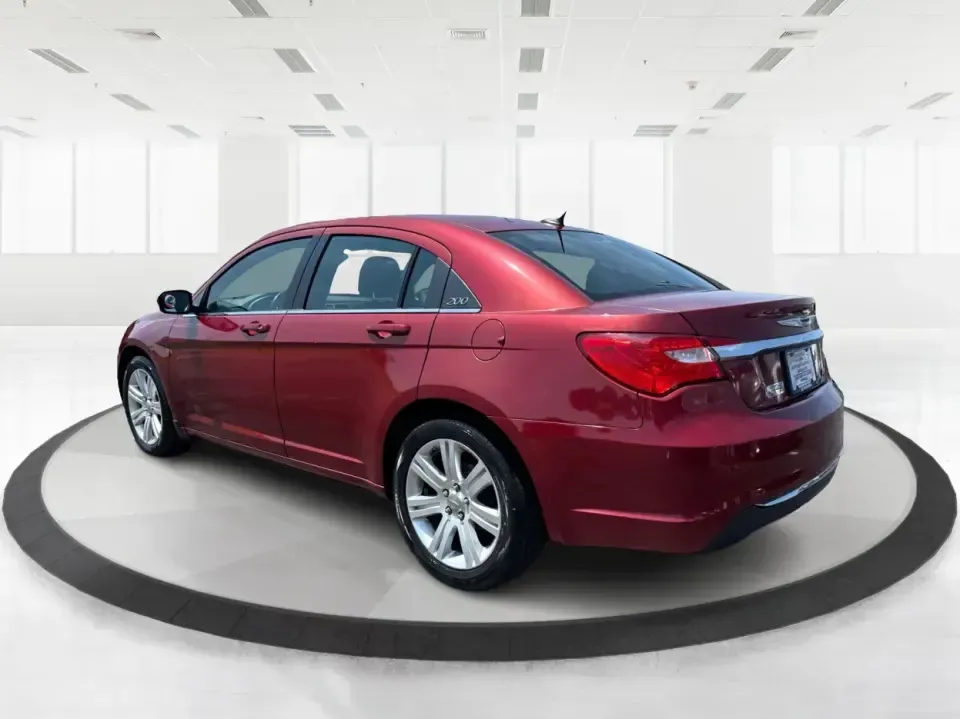 2014 Chrysler 200 Touring (1C3CCBBB6EN) with an 2.4L L4 DOHC 16V engine, 6-Speed Automatic transmission, located at 401 Woodman Dr, Riverside, OH, 45431, (937) 908-9800, 39.760899, -84.123421 - **Discover Freedom and Comfort with this 2014 Chrysler 200 Touring at Advantage Car and Credit!**<br /> <br /> Are you ready to elevate your driving experience? Whether you're a busy professional looking for a reliable daily commuter or a growing family in need of a safe and stylish sedan, the 2014 - Photo#4
