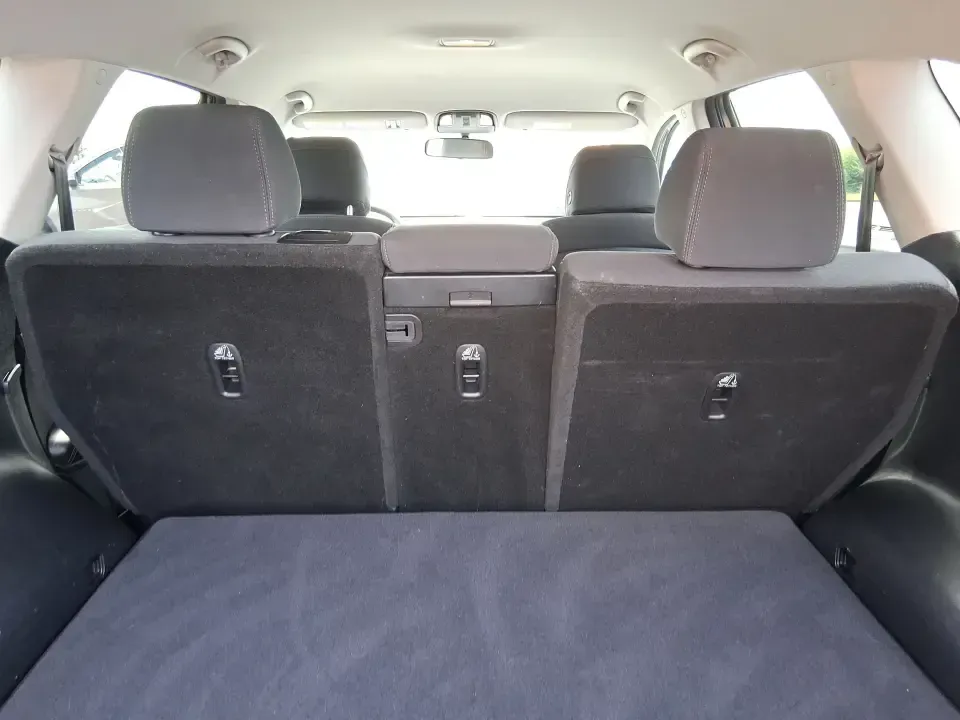 2017 Kia Sorento 2.4L L (5XYPG4A32HG) with an 2.4L I-4 gasoline direct injection engine, 6A transmission, located at 1099 N County Rd 25A , Troy, OH, 45373, (937) 908-9800, 40.057079, -84.212883 - **Unleash Your Adventurous Spirit with this 2017 Kia Sorento at Advantage Car and Credit in Xenia, OH!**<br /> <br /> Are you ready to elevate your family adventures or conquer your daily commute? Look no further than the 2017 Kia Sorento, a versatile SUV that perfectly aligns with your lifestyle ne - Photo#12