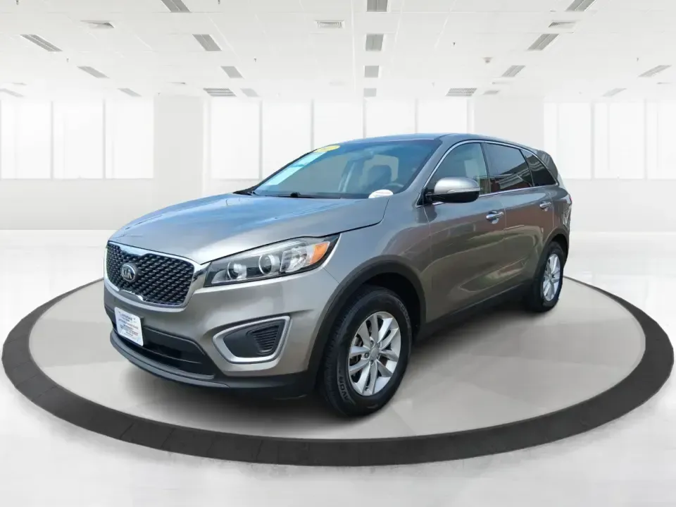 2017 Kia Sorento 2.4L L (5XYPG4A32HG) with an 2.4L I-4 gasoline direct injection engine, 6A transmission, located at 880 E. National Road, Vandalia, OH, 45377, (937) 908-9800, 39.891918, -84.183594 - Picture your next road trip or daily school-and-sports shuffle: a roomy SUV that's comfortable on long stretches of I-75, easy to live with around town, and ready for weekend errands from Miller Lane to the Dayton area. This **2017 Kia Sorento 2.4L L** in **Gray** is a practical, budget-friendly cho - Photo#8