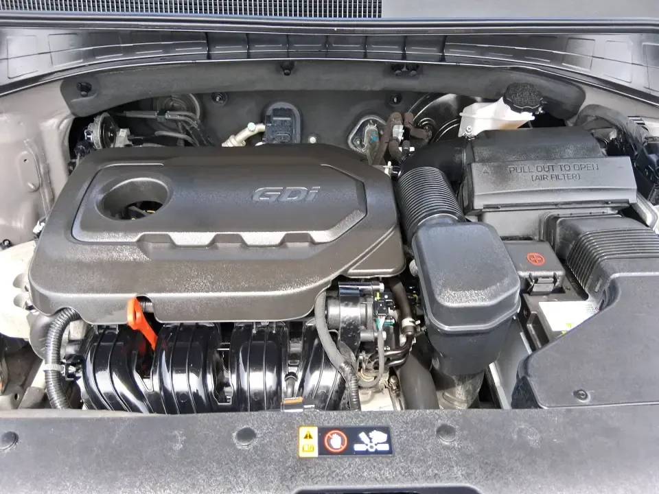 2017 Kia Sorento 2.4L L (5XYPG4A32HG) with an 2.4L I-4 gasoline direct injection engine, 6A transmission, located at 880 E. National Road, Vandalia, OH, 45377, (937) 908-9800, 39.891918, -84.183594 - Picture your next road trip or daily school-and-sports shuffle: a roomy SUV that's comfortable on long stretches of I-75, easy to live with around town, and ready for weekend errands from Miller Lane to the Dayton area. This **2017 Kia Sorento 2.4L L** in **Gray** is a practical, budget-friendly cho - Photo#11