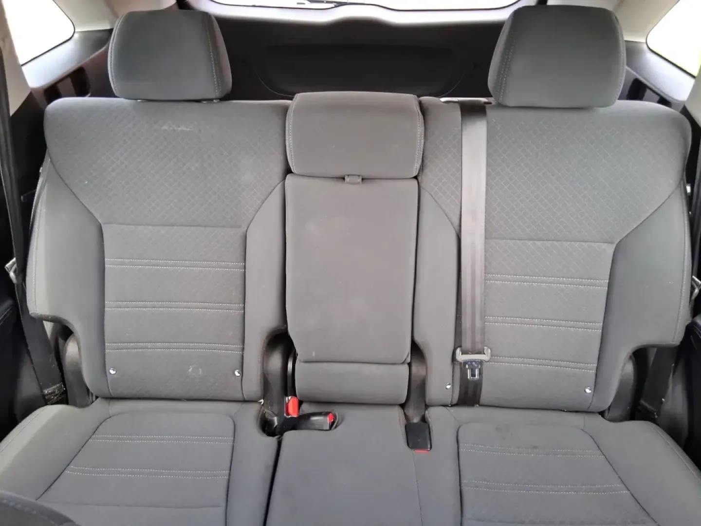 2017 Kia Sorento 2.4L L (5XYPG4A32HG) with an 2.4L I-4 gasoline direct injection engine, located at 1184 Kauffman Ave, Fairborn, OH, 45324, (937) 908-9800, 39.807072, -84.030914 - **Unleash Your Adventurous Spirit with this 2017 Kia Sorento at Advantage Car and Credit in Xenia, OH!**<br /> <br /> Are you ready to elevate your family adventures or conquer your daily commute? Look no further than the 2017 Kia Sorento, a versatile SUV that perfectly aligns with your lifestyle ne - Photo#14