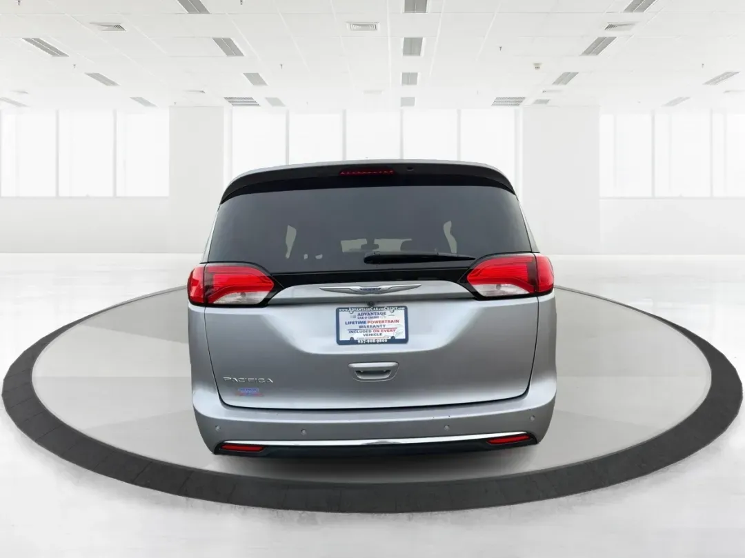 2019 Chrysler Pacifica Touring-L (2C4RC1BG5KR) with an 3.6L V6 DOHC 24V engine, 9-Speed Automatic transmission, located at 1099 N County Rd 25A , Troy, OH, 45373, (937) 908-9800, 40.057079, -84.212883 - **Experience Family Adventures with the 2019 Chrysler Pacifica Touring-L from Advantage Car and Credit!**<br /> <br /> Are you searching for the perfect vehicle to accommodate your family's growing needs? Look no further! The 2019 Chrysler Pacifica Touring-L is designed with families in mind, offeri - Photo#3