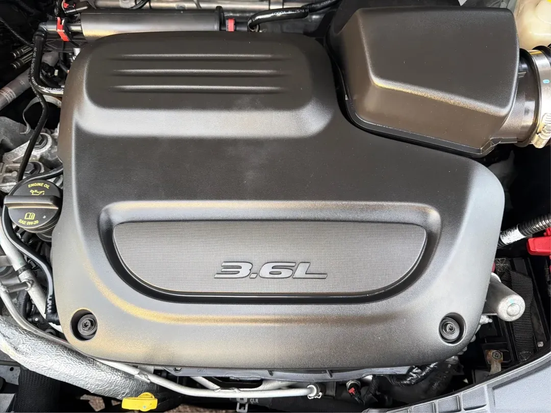 2019 Chrysler Pacifica Touring-L (2C4RC1BG5KR) with an 3.6L V6 DOHC 24V engine, 9-Speed Automatic transmission, located at 1099 N County Rd 25A , Troy, OH, 45373, (937) 908-9800, 40.057079, -84.212883 - **Experience Family Adventures with the 2019 Chrysler Pacifica Touring-L from Advantage Car and Credit!**<br /> <br /> Are you searching for the perfect vehicle to accommodate your family's growing needs? Look no further! The 2019 Chrysler Pacifica Touring-L is designed with families in mind, offeri - Photo#11